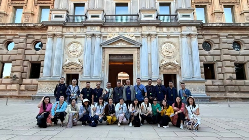 ��������Լح��������2025��ȸ߹ܡ�Ӫ����Ӣ�ŶӴ�Խ����������������������һ����������ʷ��ʢ�磡